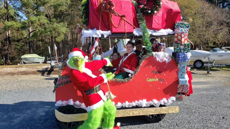 Parade Sparks Exciting Holiday Joy After "Hard Year" - The Seven Lakes  Insider