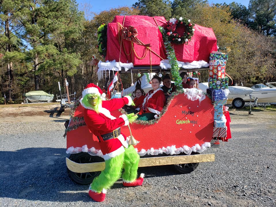 Parade Sparks Exciting Holiday Joy After "Hard Year" - The Seven Lakes  Insider
